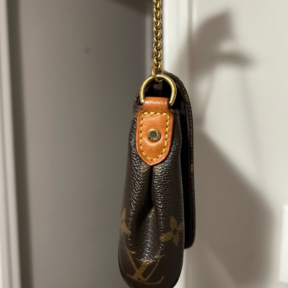 Louis Vuitton- LV Monogram Favorite - Picture 7 of 8